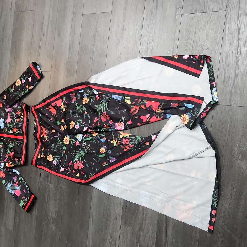 Fashion Nova Black Floral 2 piece pants  with crop top size S - Picture 6 of 11